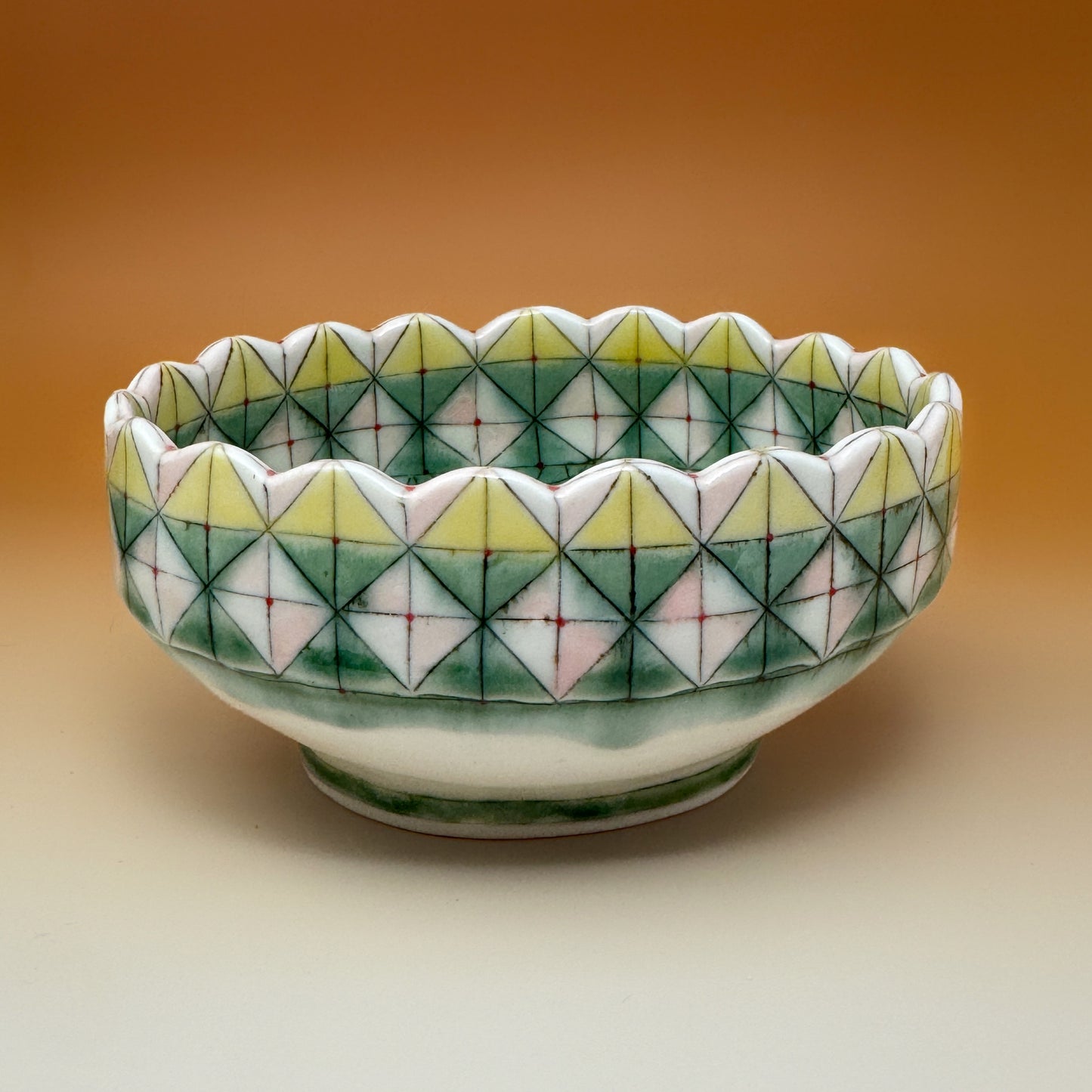 41_Oval Bowl with Scalloped Rim