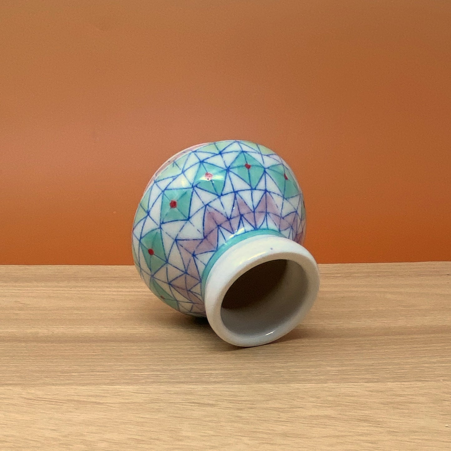 32_Bud vase: Pattern
