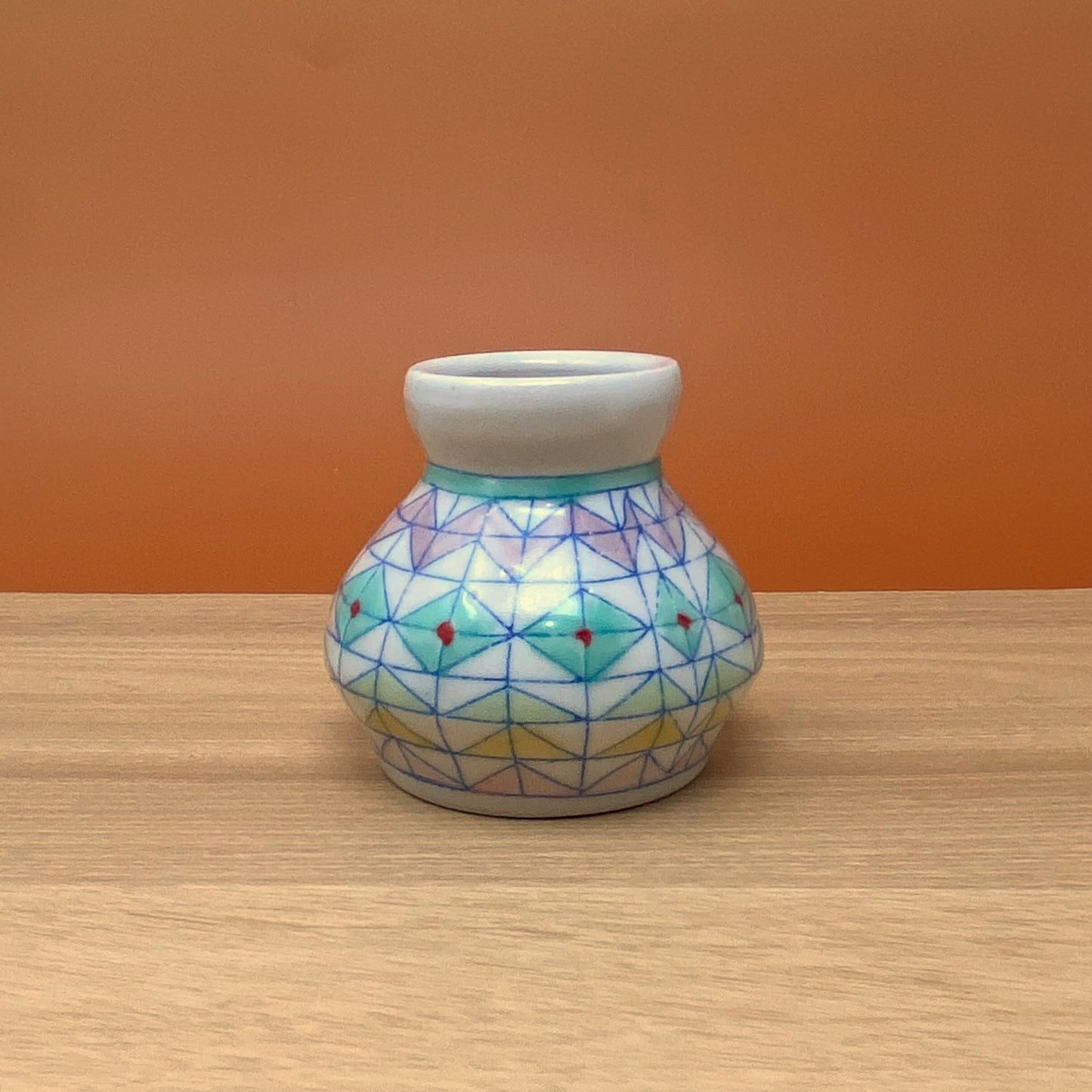 32_Bud vase: Pattern
