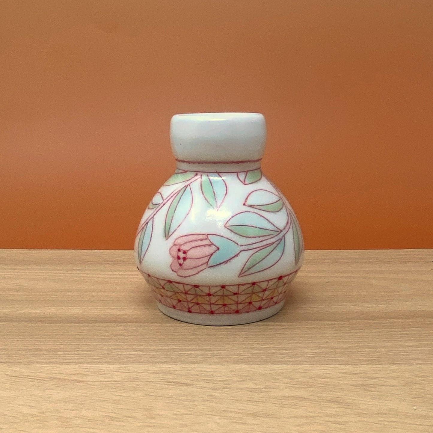 31_Bud vase: Floral