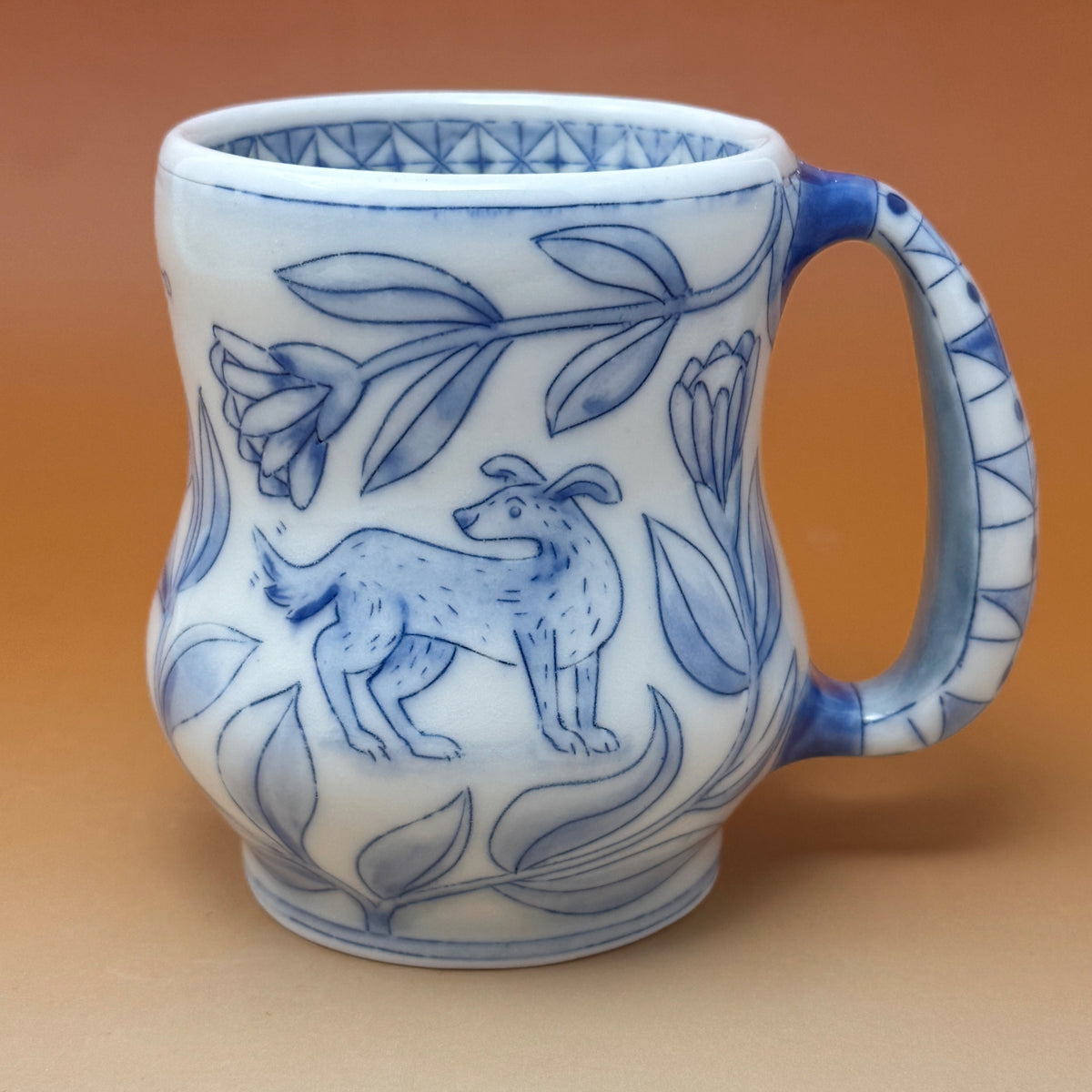 09_13oz Blue & White Dog Mug 4" tall
