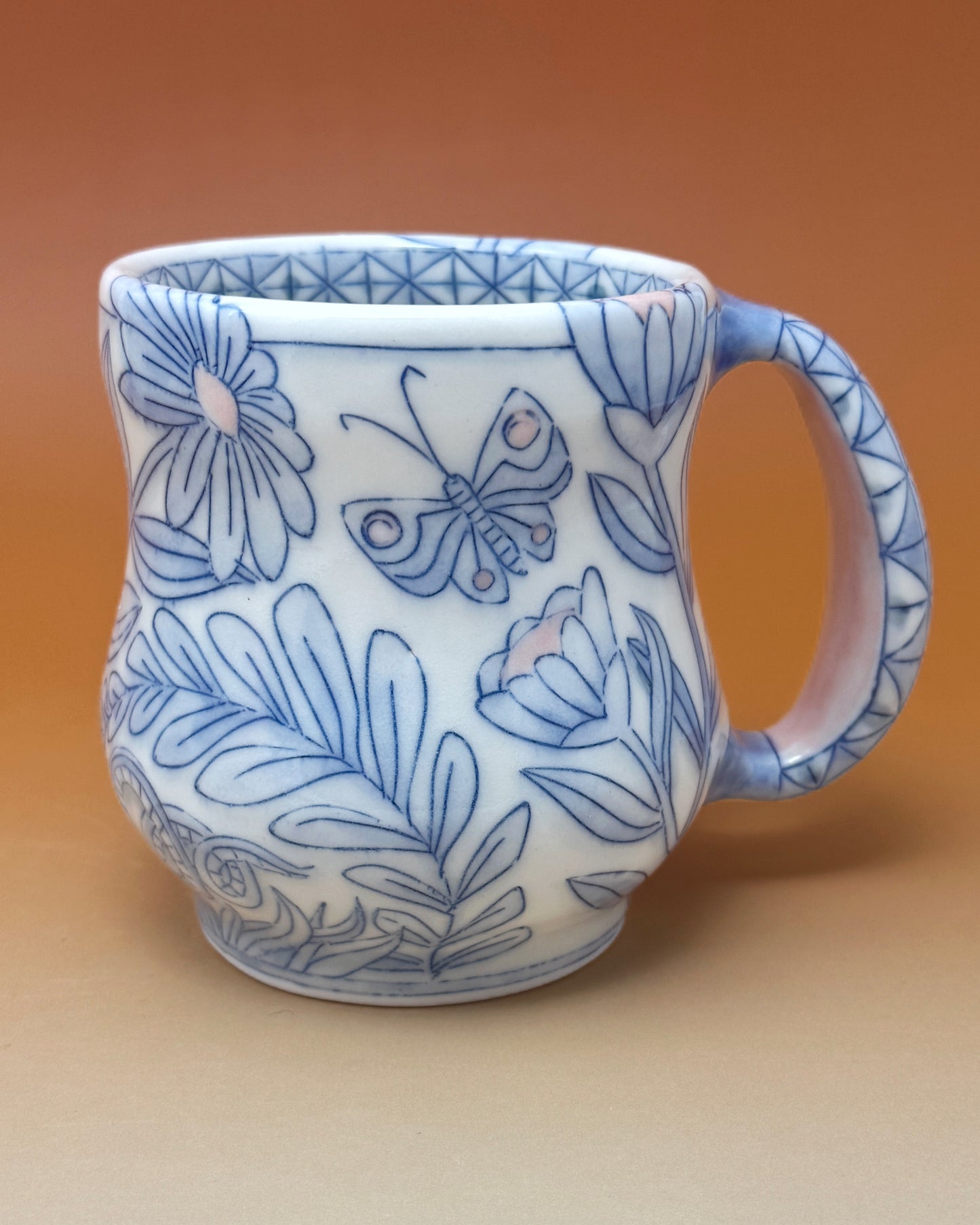 08_13oz Blue & White Bat & Butterfly Mug