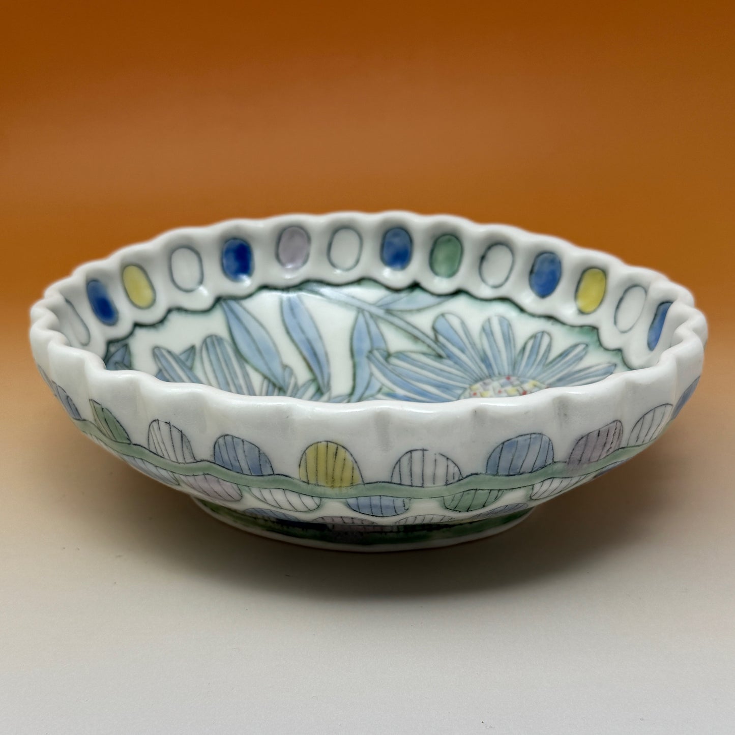 40_Oval Bowl with Ruffled Rim
