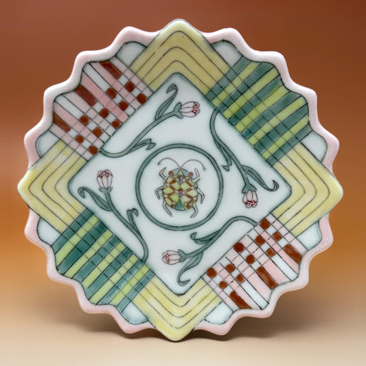 33_Bug Plate 6.8" diameter