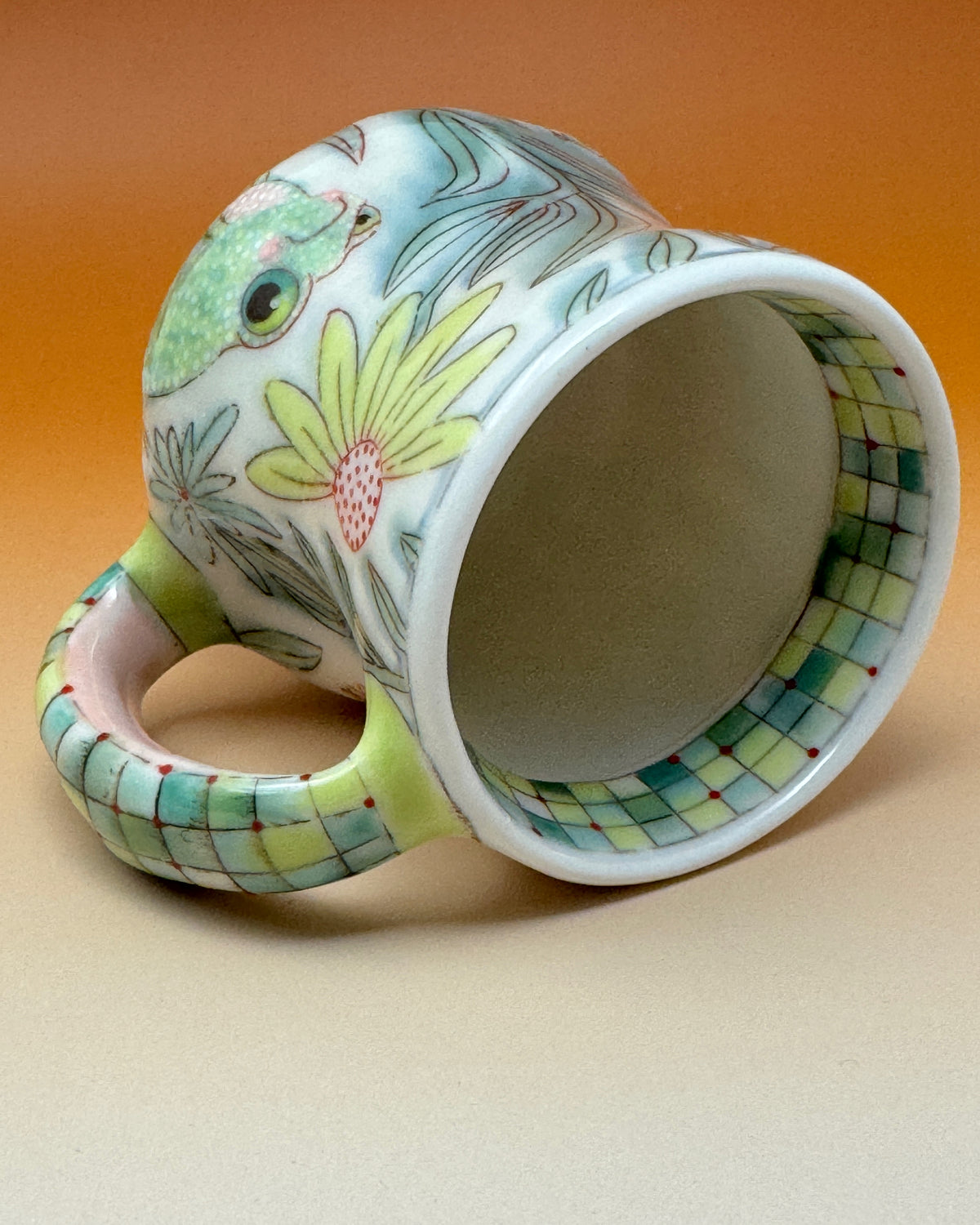 06_14oz Frog and Snake Mug 4.4" tall