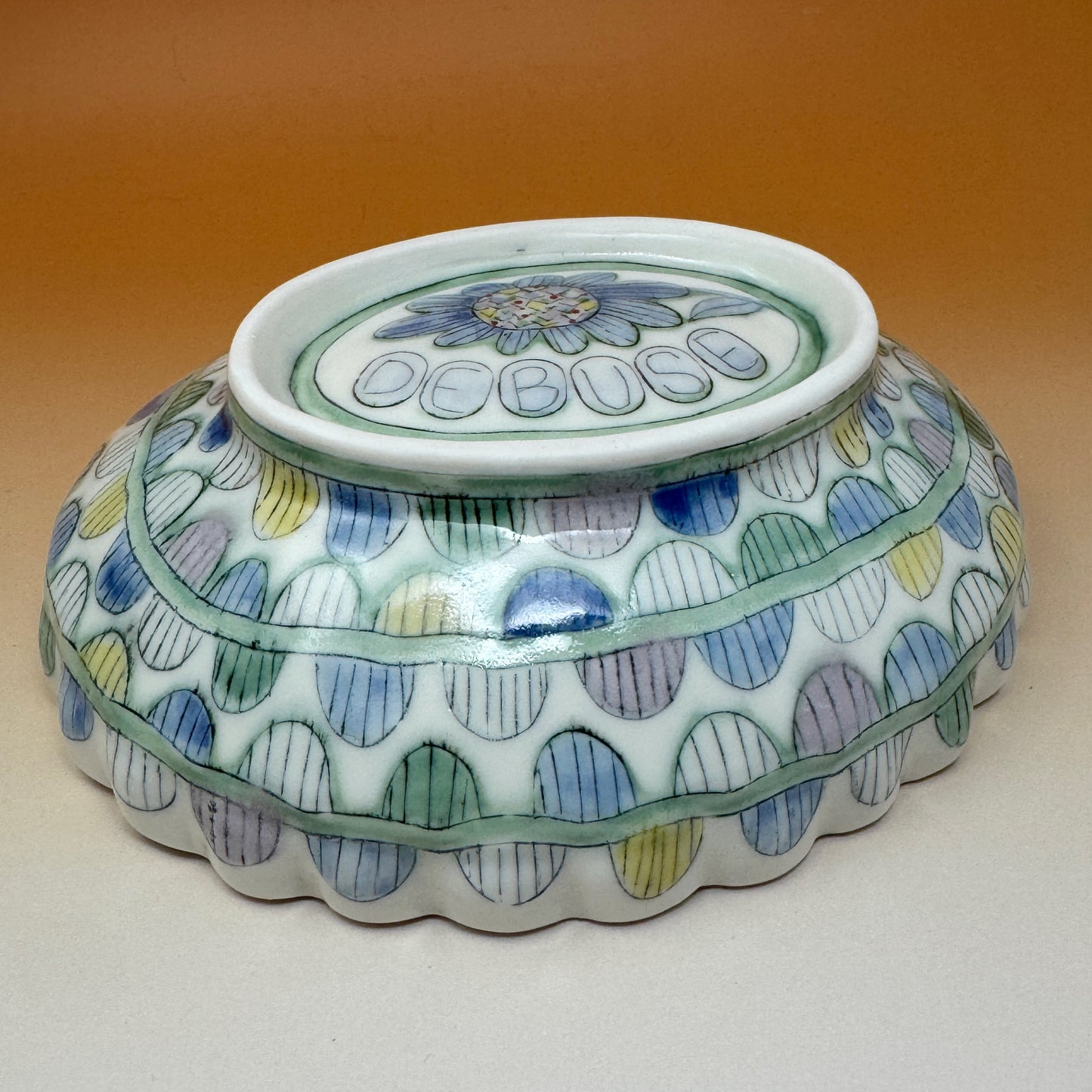 40_Oval Bowl with Ruffled Rim