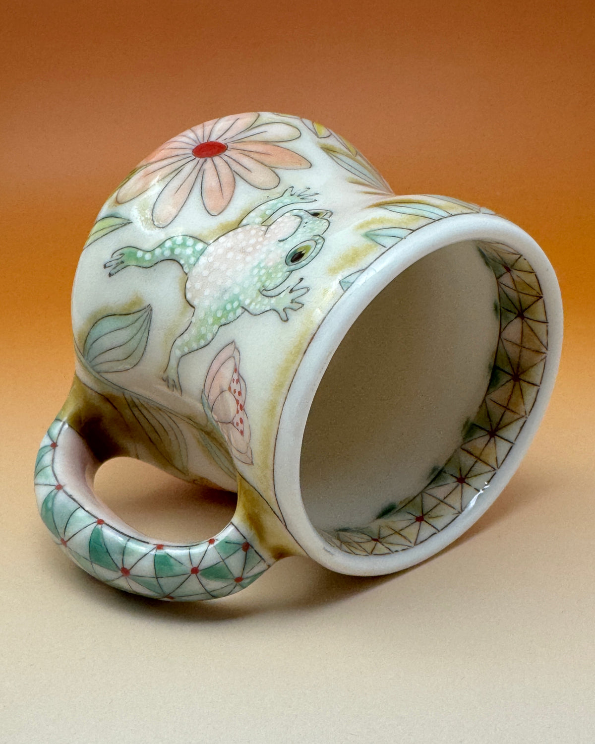 05_14oz Frog and Snake Mug 4" tall