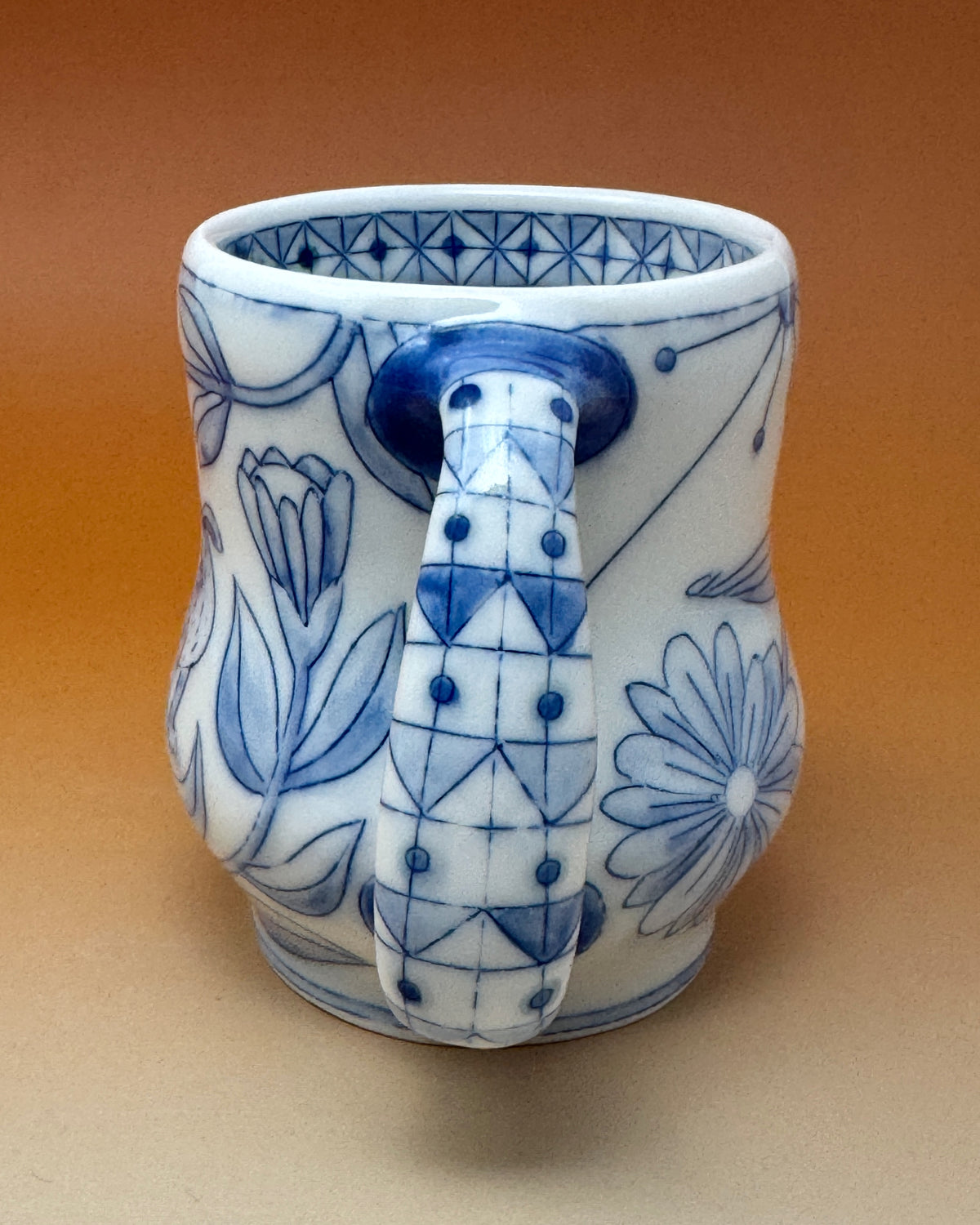 09_13oz Blue & White Dog Mug 4" tall