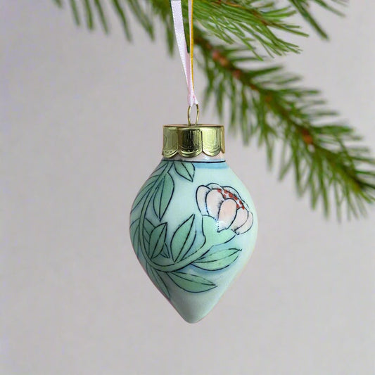 01C Teardrop Ornament