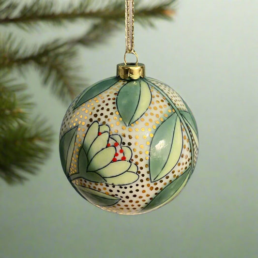 04B Globe Ornament with gold