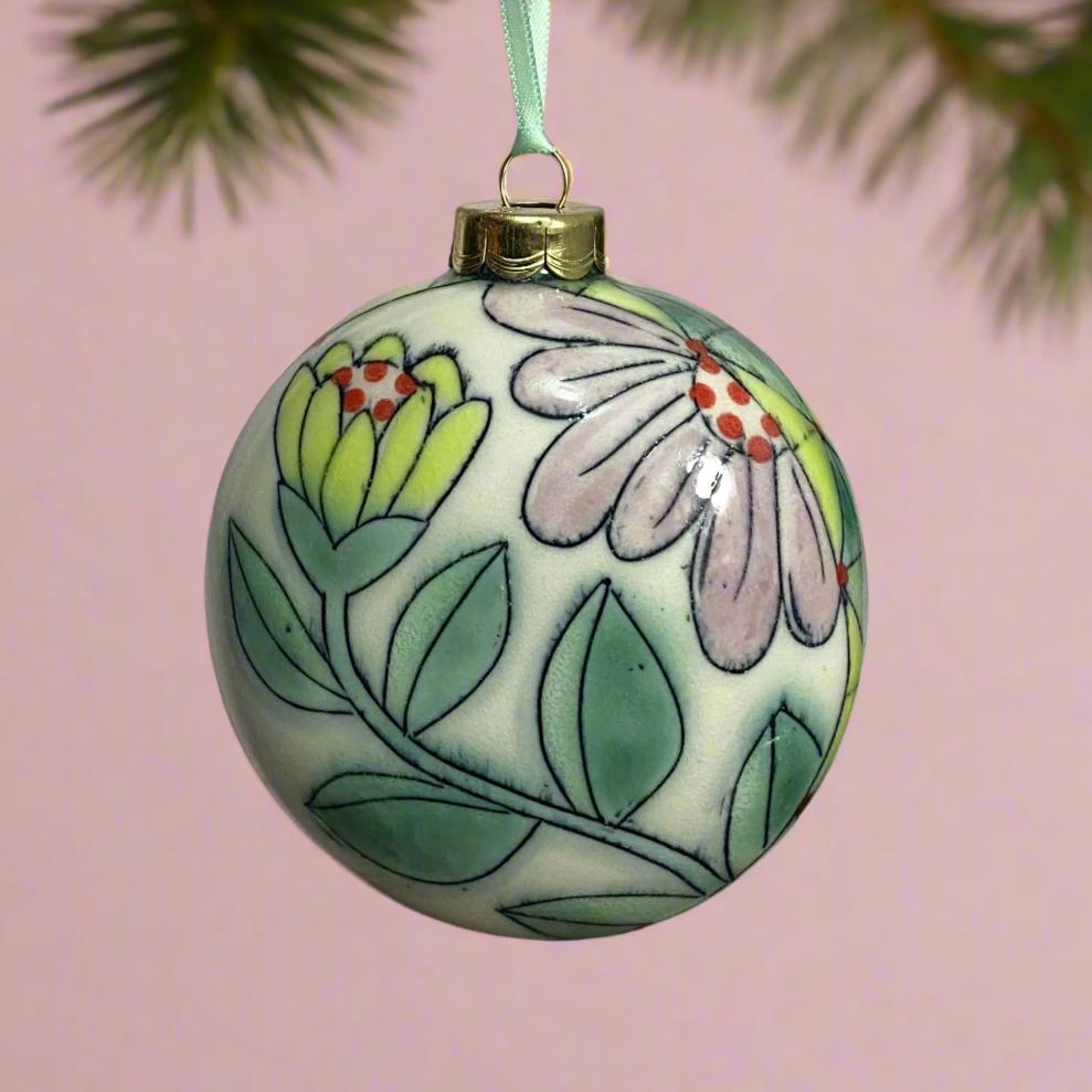 06B Shallow Round Ornament